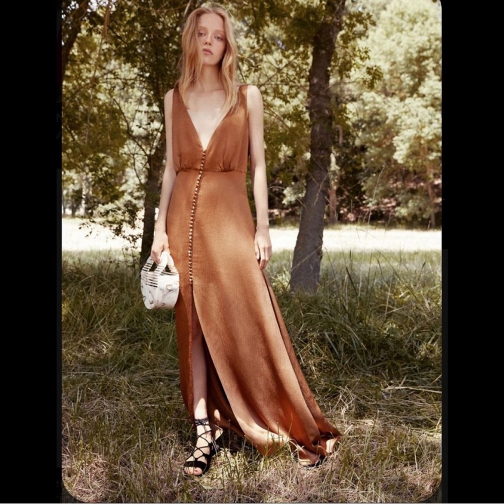 NWT Uterque long v neck dress